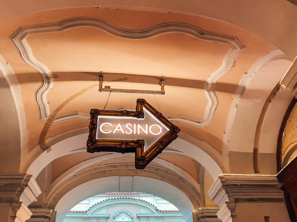 Casinoetikette på nett: Hva må du tenke på i 2025?