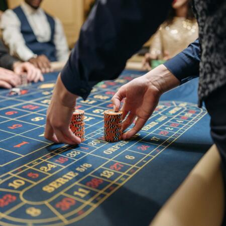 Hva tiltrekker dagens casinospillere? En psykologisk reise gjennom moderne casinodesign